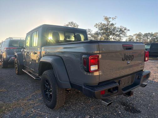 2021 Jeep Gladiator Sport