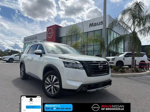 2023 Nissan Pathfinder SL FWD