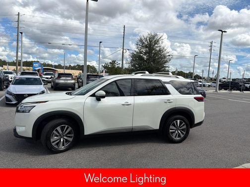 2023 Nissan Pathfinder SL FWD