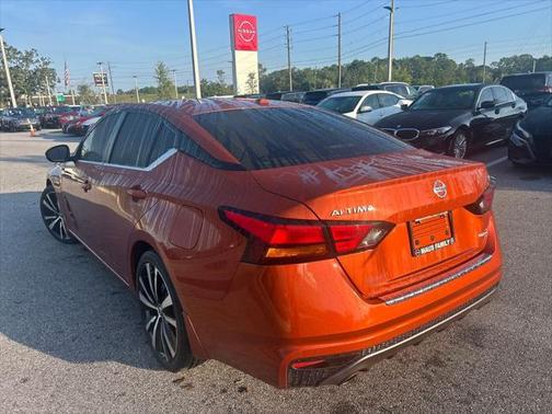 2021 Nissan Altima SR FWD