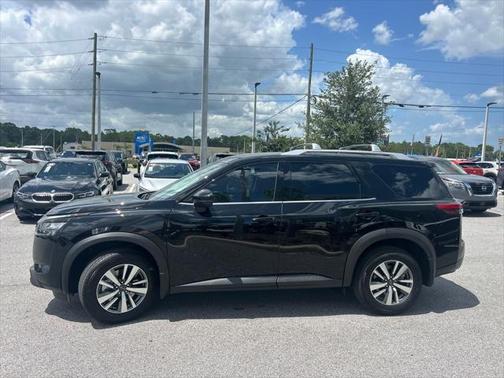 2025 Nissan Pathfinder SL FWD