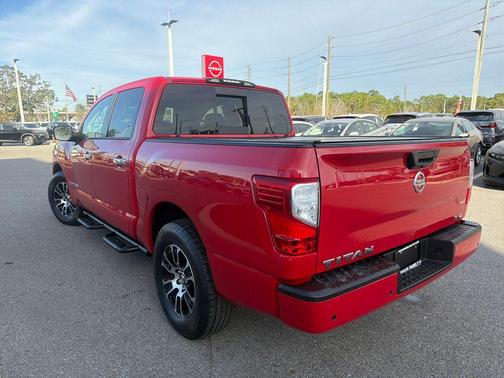2021 Nissan Titan SV
