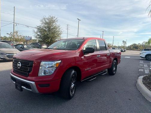 2021 Nissan Titan SV