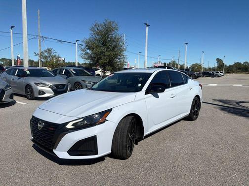 2023 Nissan Altima SR FWD