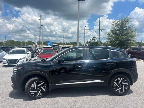 2025 Nissan Kicks SV