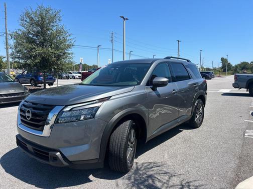 2024 Nissan Pathfinder SV FWD