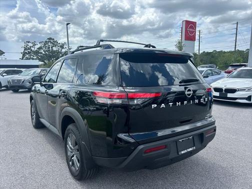 2025 Nissan Pathfinder SV 4WD