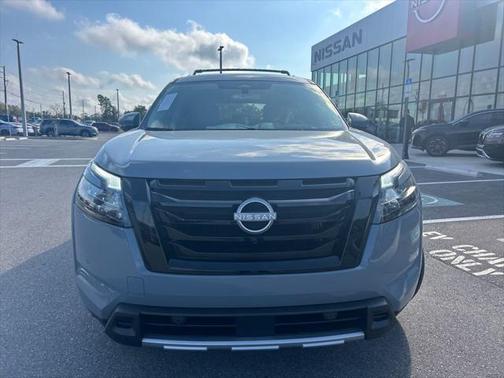 2025 Nissan Pathfinder Platinum FWD
