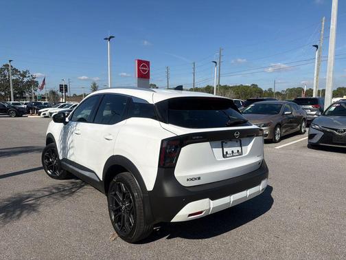 2026 Nissan Kicks SR