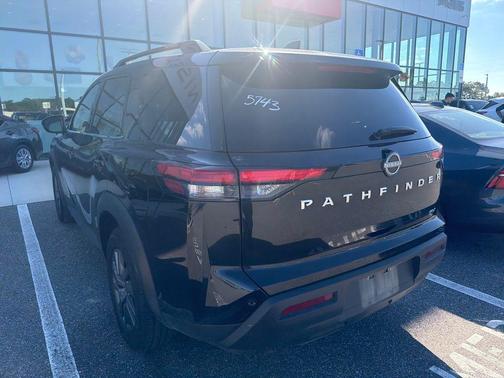 2024 Nissan Pathfinder SV FWD