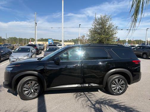 2024 Nissan Pathfinder SV FWD