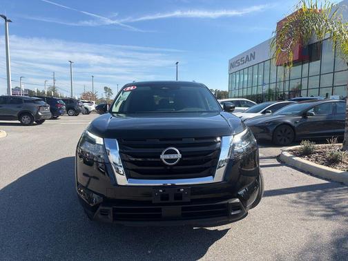 2024 Nissan Pathfinder SV FWD