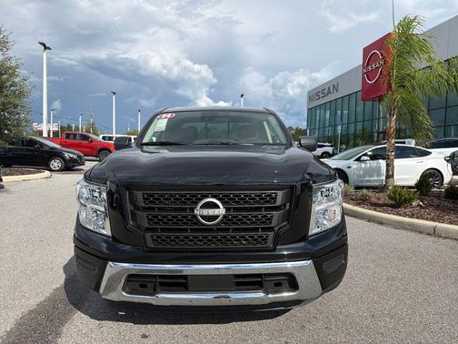 2024 Nissan Titan SV