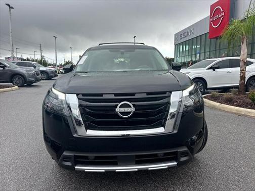 2025 Nissan Pathfinder Platinum FWD
