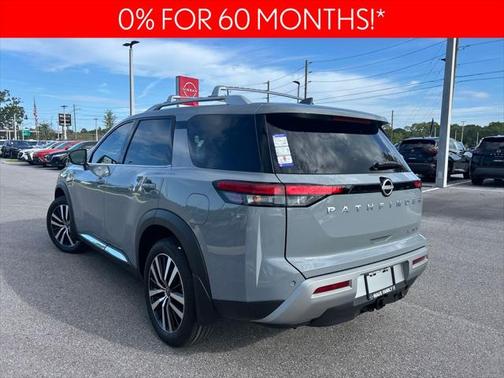 2025 Nissan Pathfinder Platinum FWD