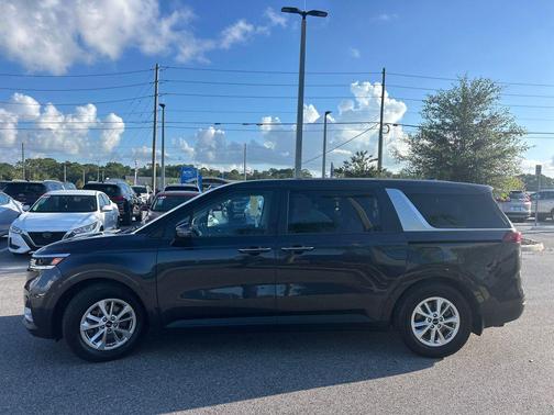 2022 Kia Carnival LXS