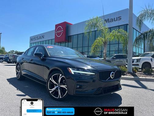 2024 Volvo S60 B5 Core Dark Theme