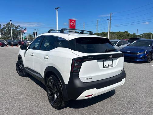 2026 Nissan Kicks SR