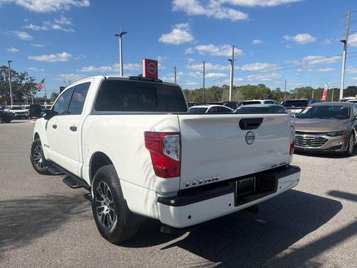 2024 Nissan Titan SV