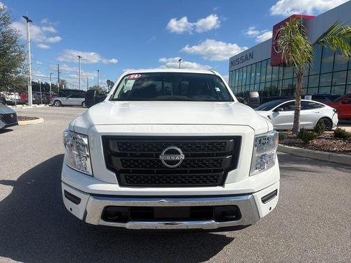 2024 Nissan Titan SV