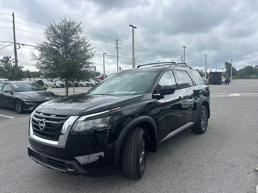 2025 Nissan Pathfinder SV FWD