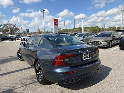 2024 Volvo S60 B5 Core Dark Theme