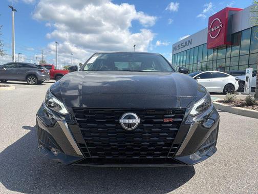 2025 Nissan Altima SR FWD