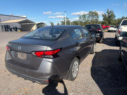 2021 Nissan Versa 1.6 S