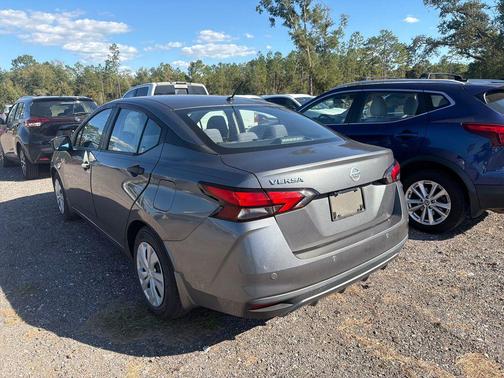 2021 Nissan Versa 1.6 S