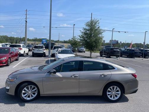 2022 Chevrolet Malibu FWD LT