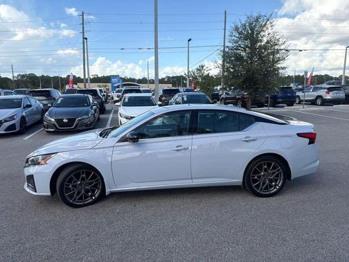 2024 Nissan Altima SR VC-Turbo FWD