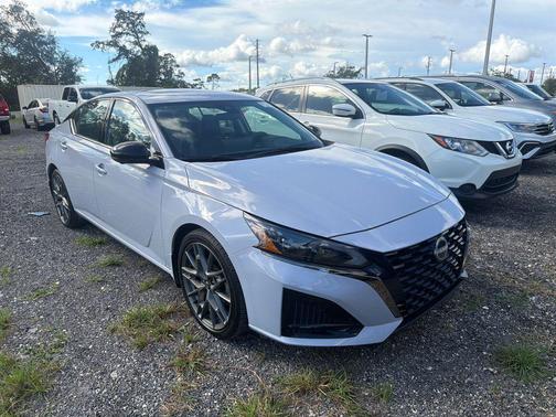 2024 Nissan Altima SR VC-Turbo FWD