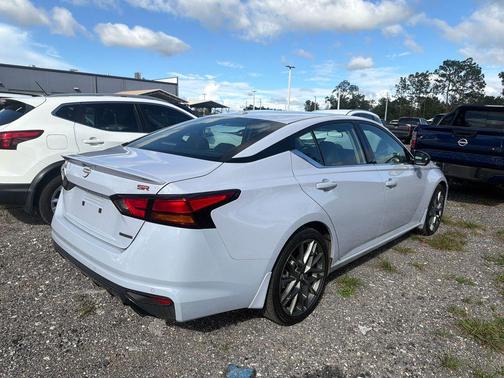 2024 Nissan Altima SR VC-Turbo FWD