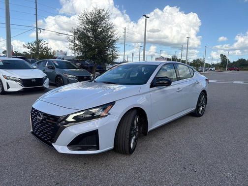 2024 Nissan Altima SR VC-Turbo FWD