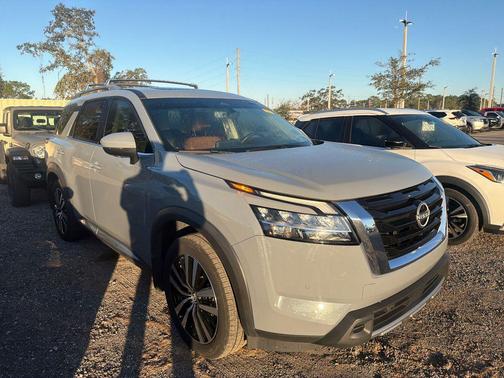 2024 Nissan Pathfinder Platinum 4WD