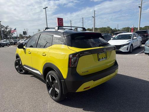 2026 Nissan Kicks SR