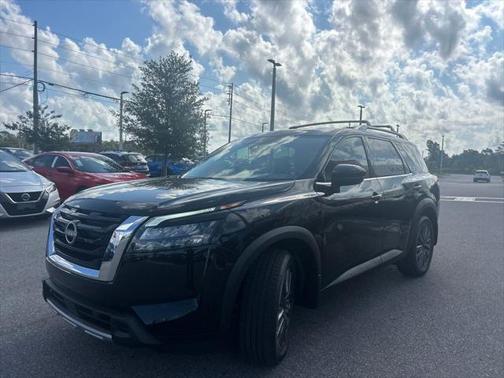 2025 Nissan Pathfinder SL FWD
