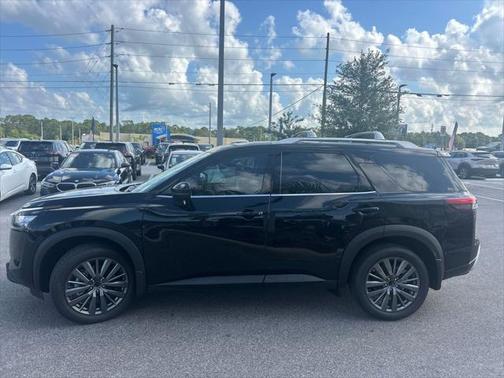 2025 Nissan Pathfinder SL FWD