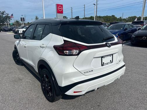 2023 Nissan Kicks SV
