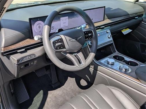 2025 Genesis GV80 2.5T
