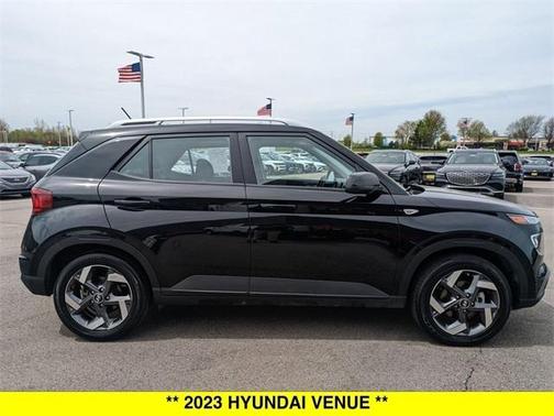 2023 Hyundai VENUE SEL