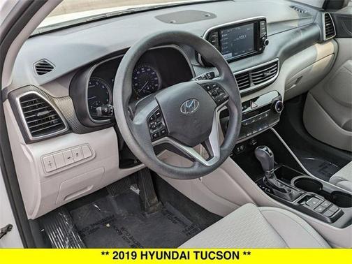 2019 Hyundai TUCSON SE