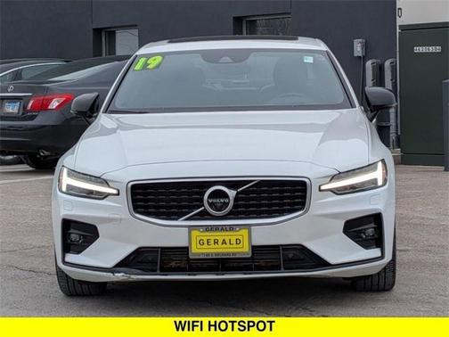 2019 Volvo S60 T5 R-Design