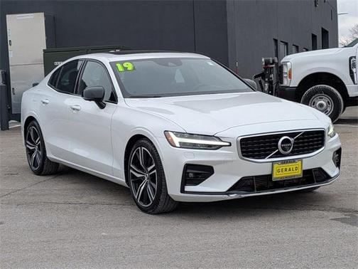 2019 Volvo S60 T5 R-Design