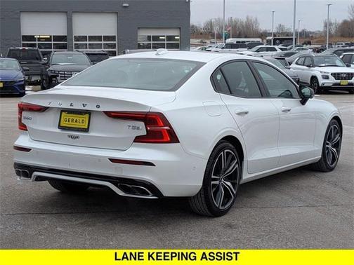 2019 Volvo S60 T5 R-Design