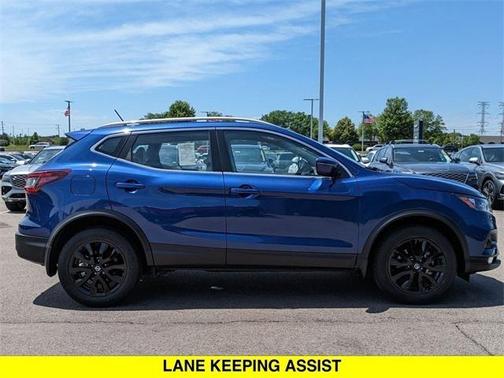 2022 Nissan Rogue Sport SV