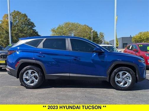 2023 Hyundai TUCSON SE