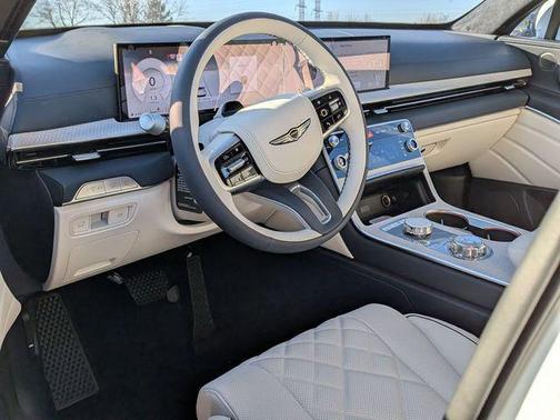 Uyuni White 2026 Genesis GV80 3.5T