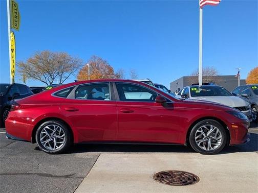 2023 Hyundai SONATA SEL