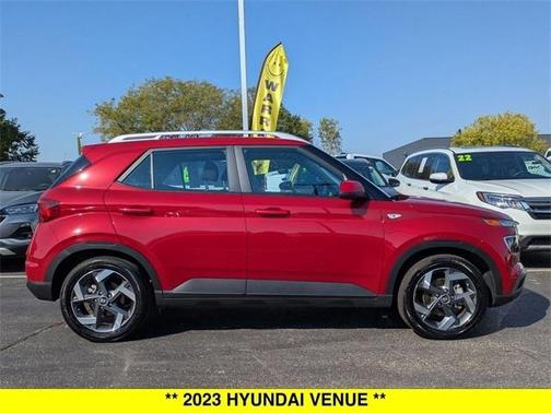 2023 Hyundai VENUE SEL